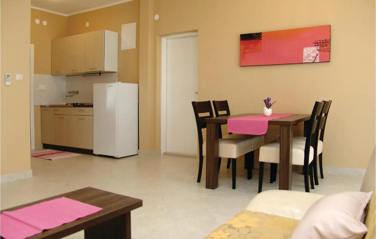 Pet Friendly Apartment In Porec With Wifi 0*,  קרואטיה