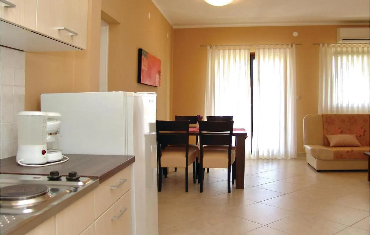 Pet Friendly Apartment In Porec With Wifi